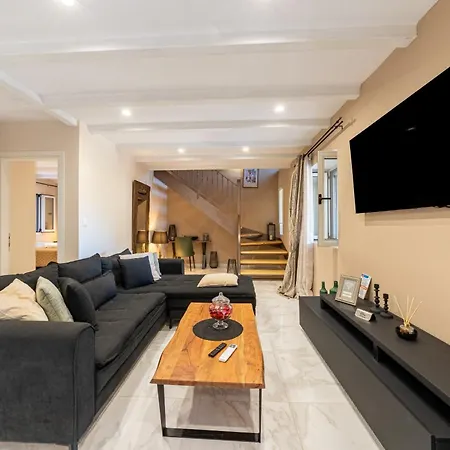 Casa Sorgente Agioi Douloi