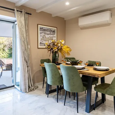 Casa Sorgente Agioi Douloi